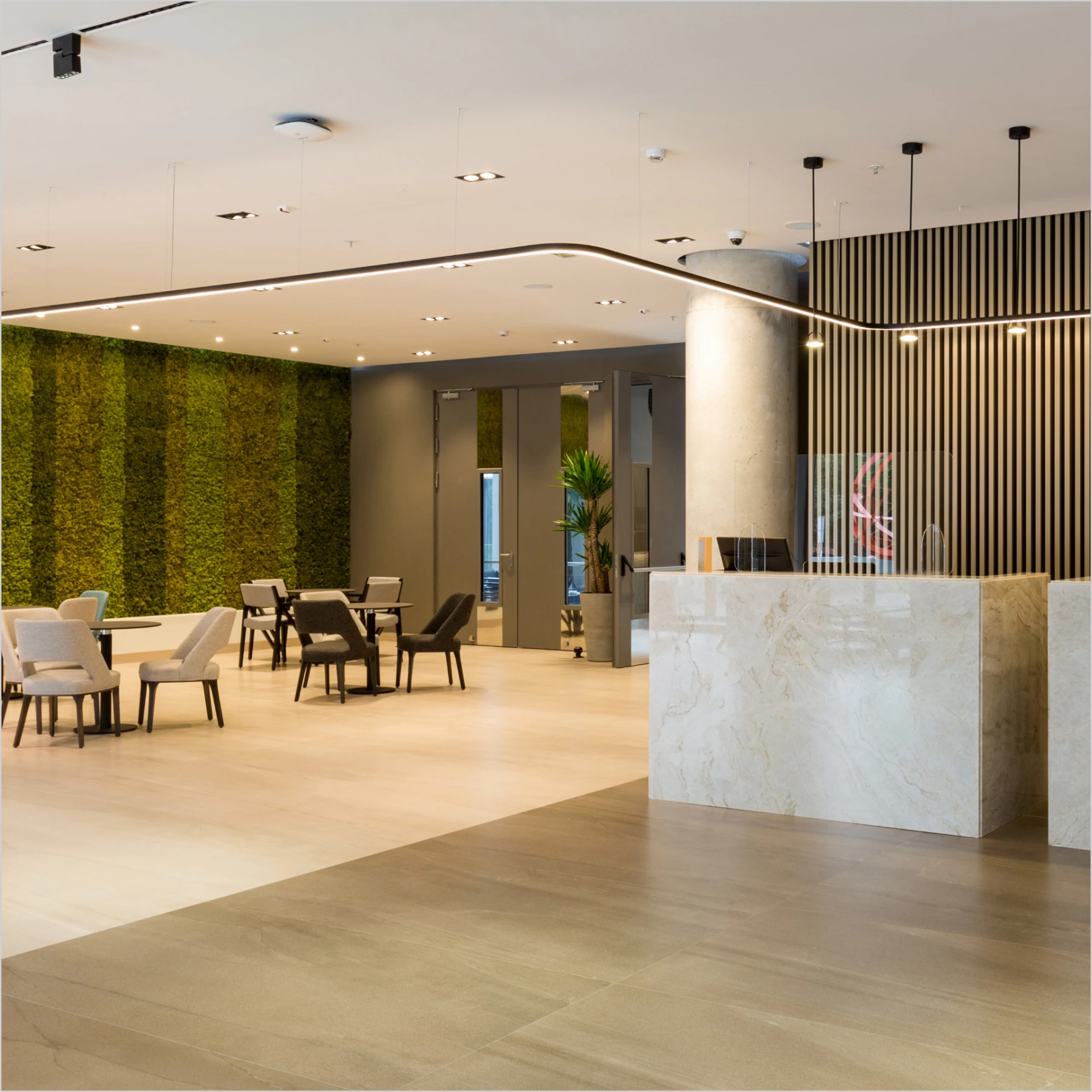 hospitality-hero_img-3