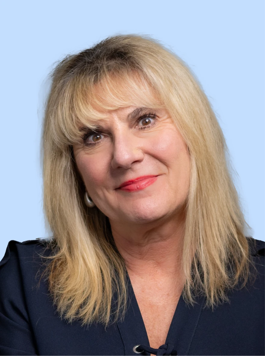 susie-robinson_headshot-s